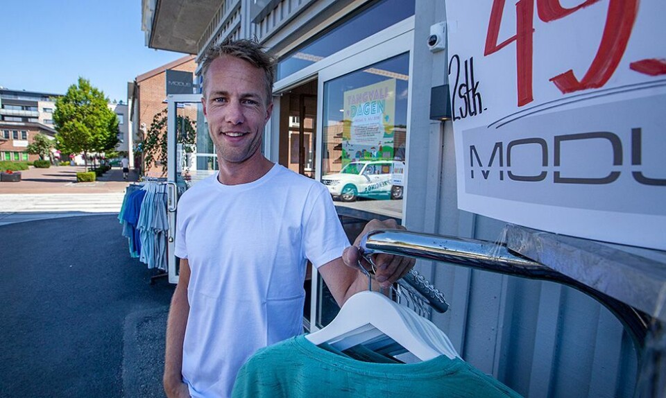 Flere butikker stenger, andre gir utvidet tilbud