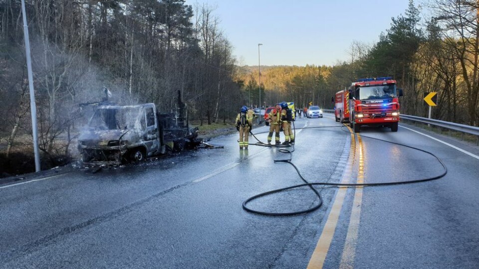 Bobil totalskadet etter brann på E39 Trybakken i Søgne