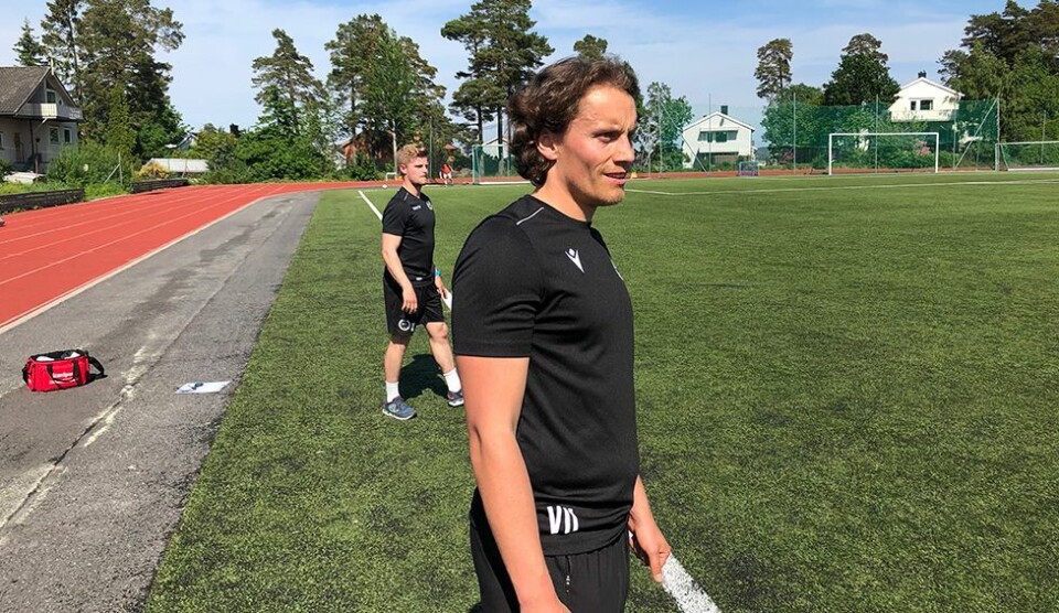 Fløy-treneren så rødt: - Tull av meg å storme inn på banen