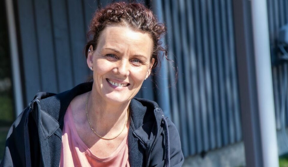 Stortingsrepresentant for Senterpartiet, Gro Anita Mykjåland (bildet) sier til N247 at hun først og fremst vil være tydelig på at det er utrolig bra at det nå blir innbyggerne i Søgne og Songdalen som skal avgjøre denne saken gjennom en folkeavstemning.
- Senterpartiet var veldig tydelige i valgkampen på at dette er en sak vi kjemper for, og vi er glad for at innbyggerne nå blir lyttet til. Så skal saken nå til Statsforvalteren for en grundig utredning før folkeavstemningen ved lokalvalget neste år, sier Mykjåland.
Dersom det blir flertall for løsrivelse mener Mykjåland at de gamle kommunene vil gjenoppstå tidligere enn 2028, og sier dette kan skje tidligere ved at det åpnes for et ekstraordinært lokalvalg tidligere enn 2027.
