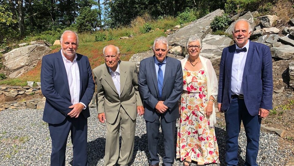 - Gratulerer med 100-årsdagen, kjære pappa