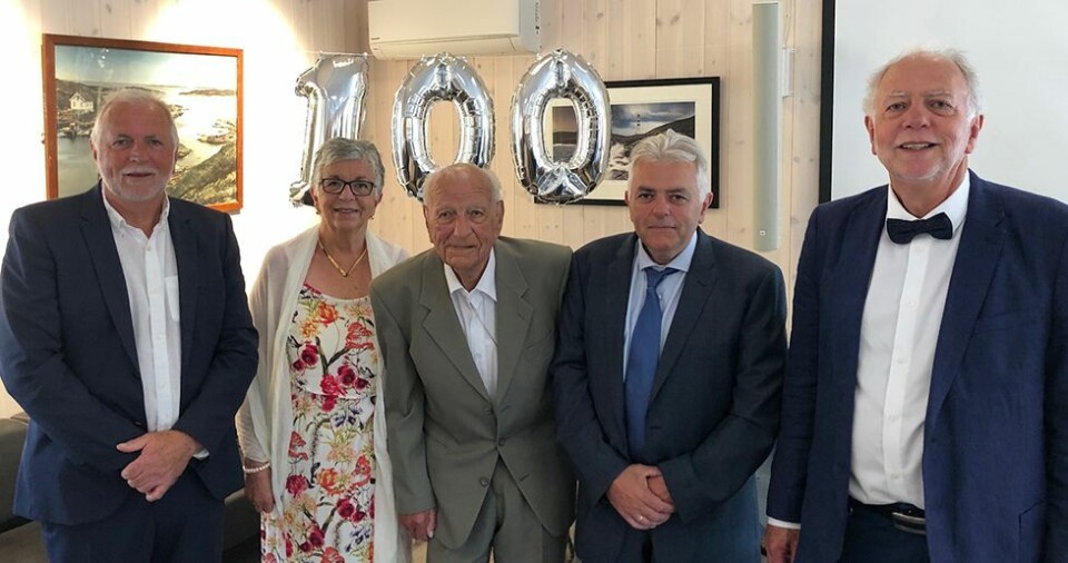 - Gratulerer med 100-årsdagen, kjære pappa