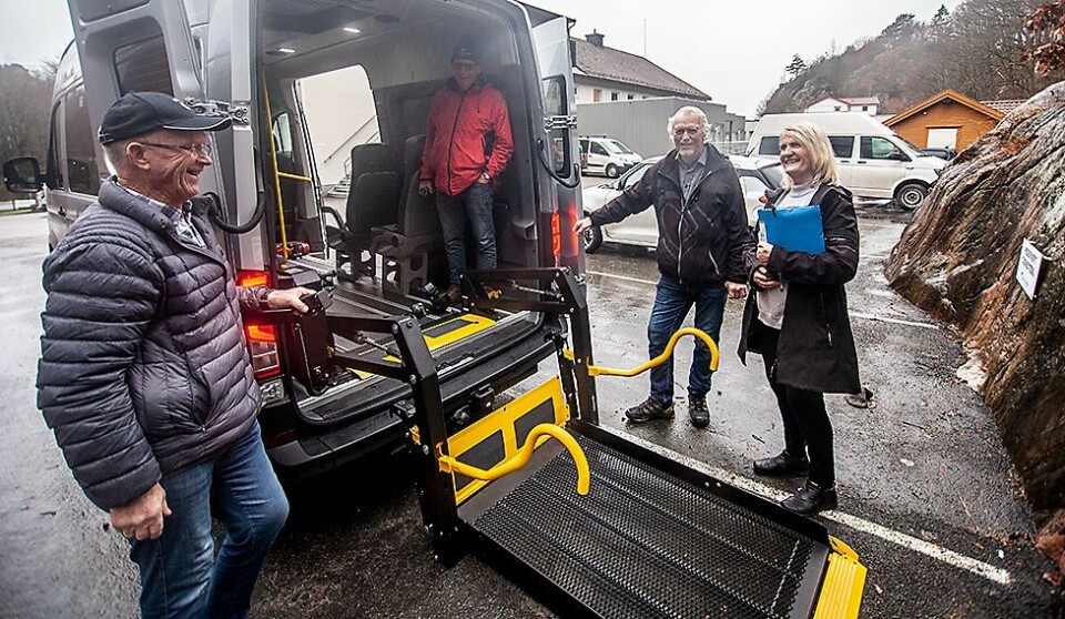 - Nå er den her
