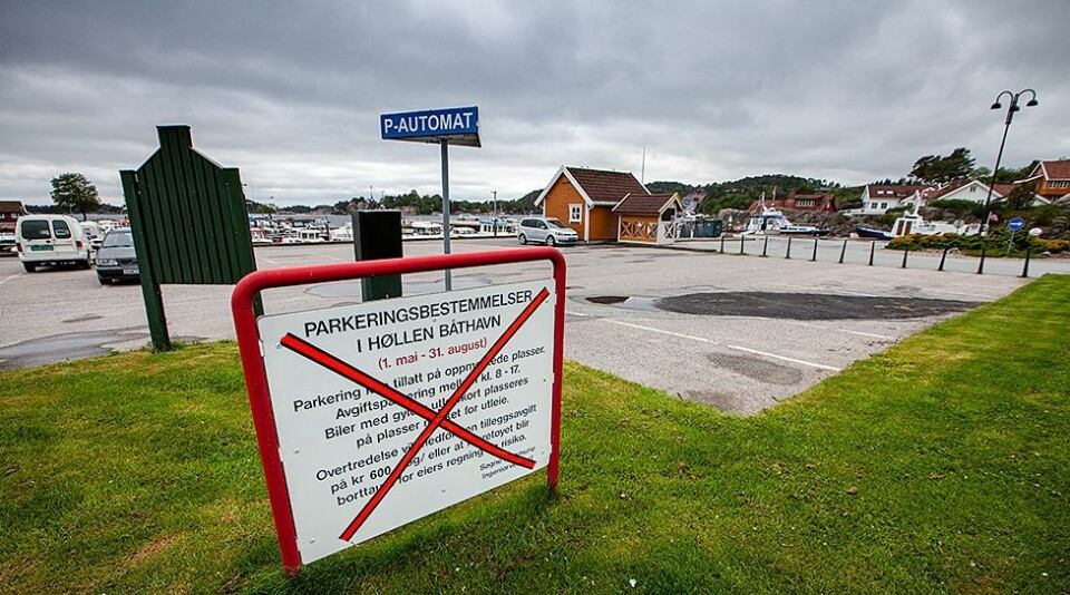 - Fri parkering i Høllen, inntil videre