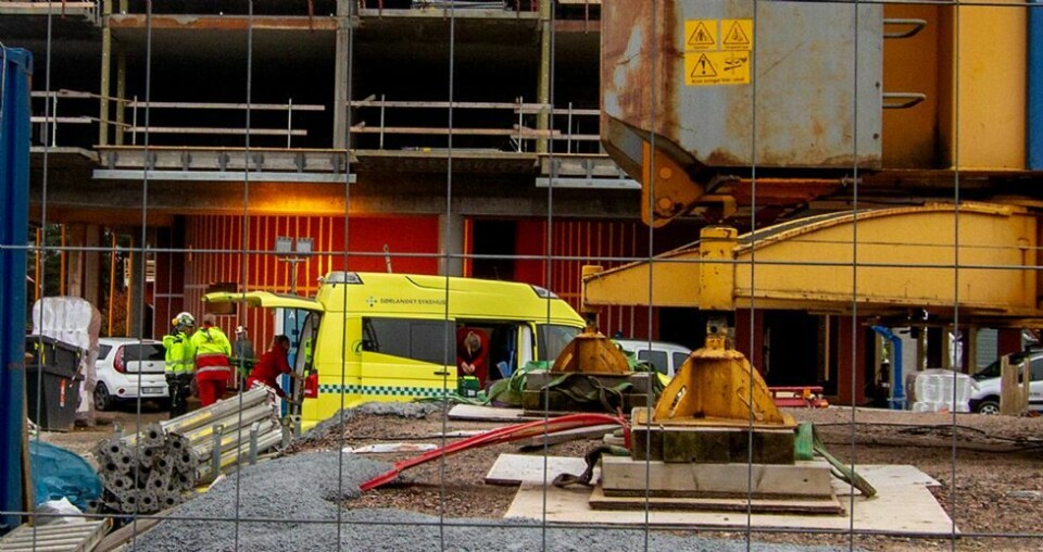 En person kjørt til sykehus etter arbeidsulykke på Tangvall