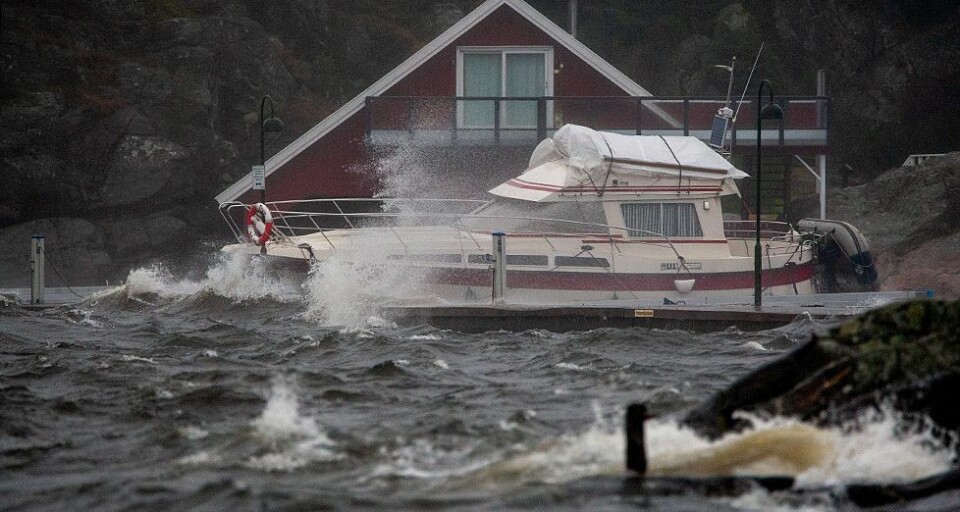Varsler liten storm langs kysten