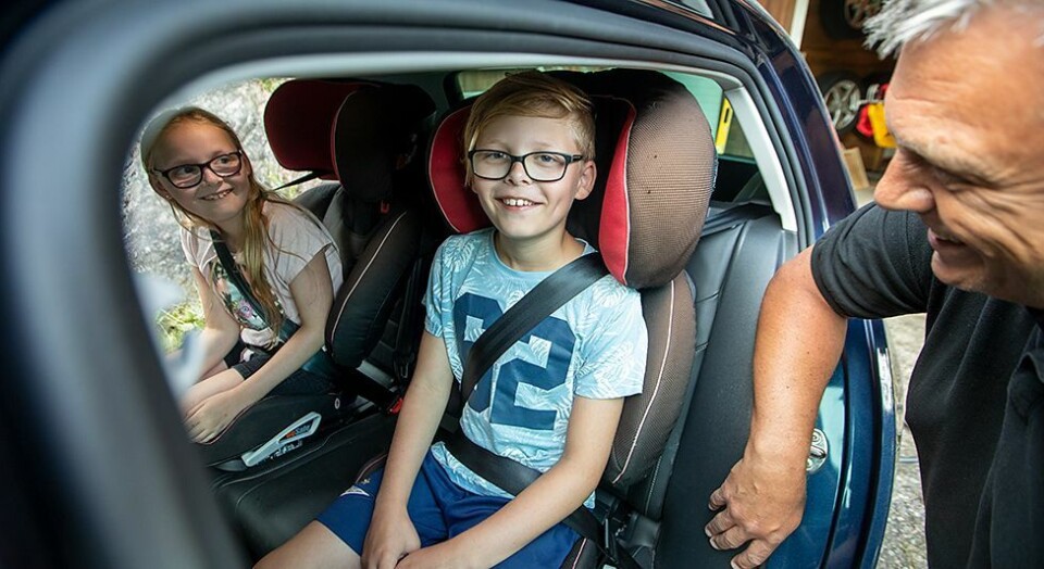 Emine (9) og Julian (9) i bilulykke: - Vi er heldigvis like hele