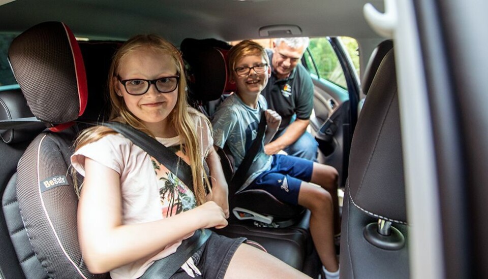 Emine (9) og Julian (9) i bilulykke: - Vi er heldigvis like hele