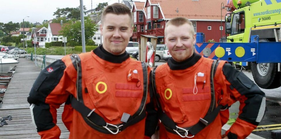 Båt på skjær utenfor Søgne