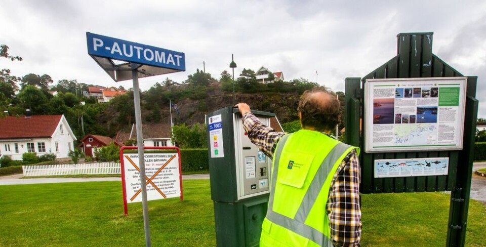 Fortsatt avgiftsfritt i Høllen, men pass på skilting