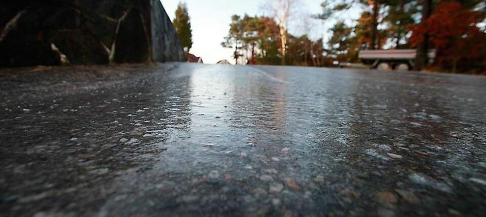 Nytt farevarsel: - Speilglatt i distriktet