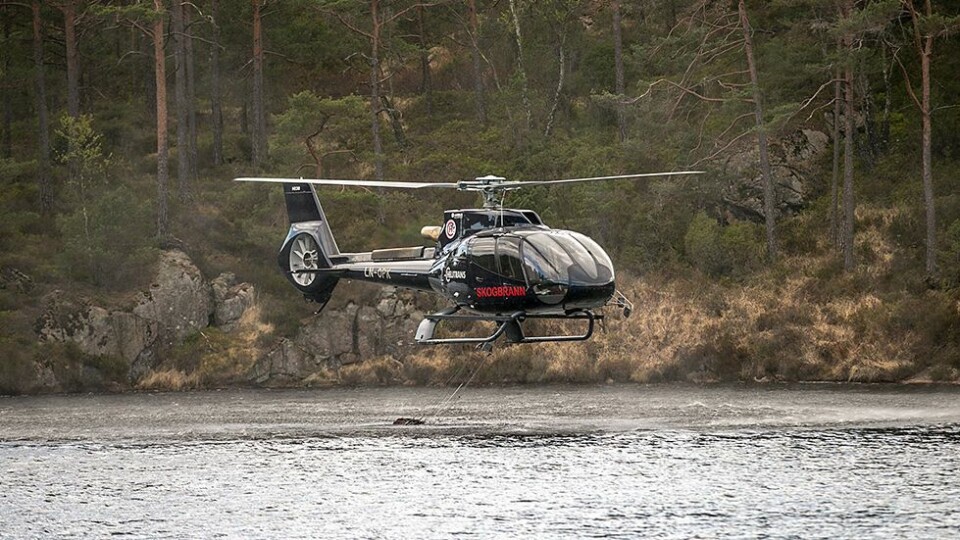 Høynet skogbrannberedskap: Skogbrannhelikopter i Agder i pinsen
