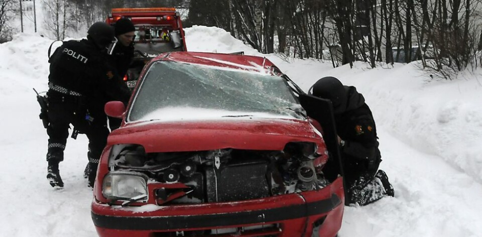 Mannskaper fra politiet i aksjon under en tidligere øvelse på Linnegrøvan. (Foto: Jon Aamodt)