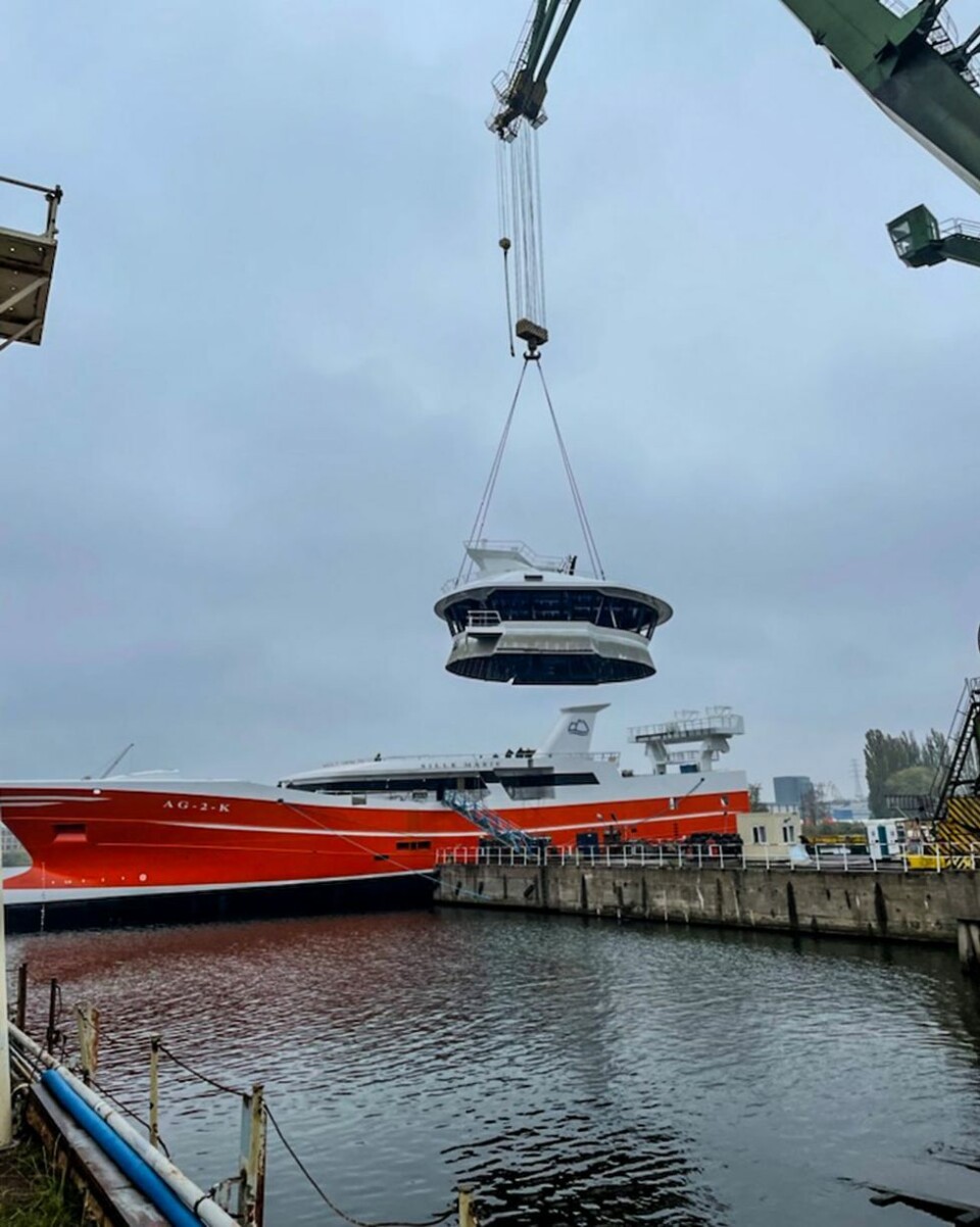 Broa på plass på nybygget