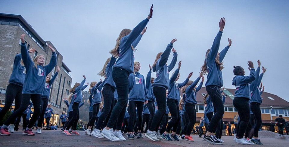 Dancing Darlings overrasket med flashmob på Tangvall