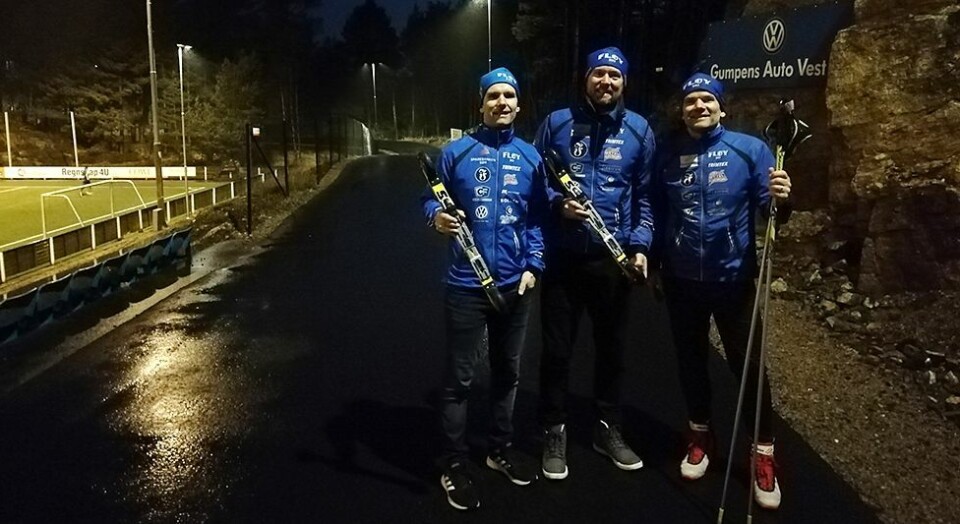 Skitrener på øya fortviler: Borte bra, men hjemme verst