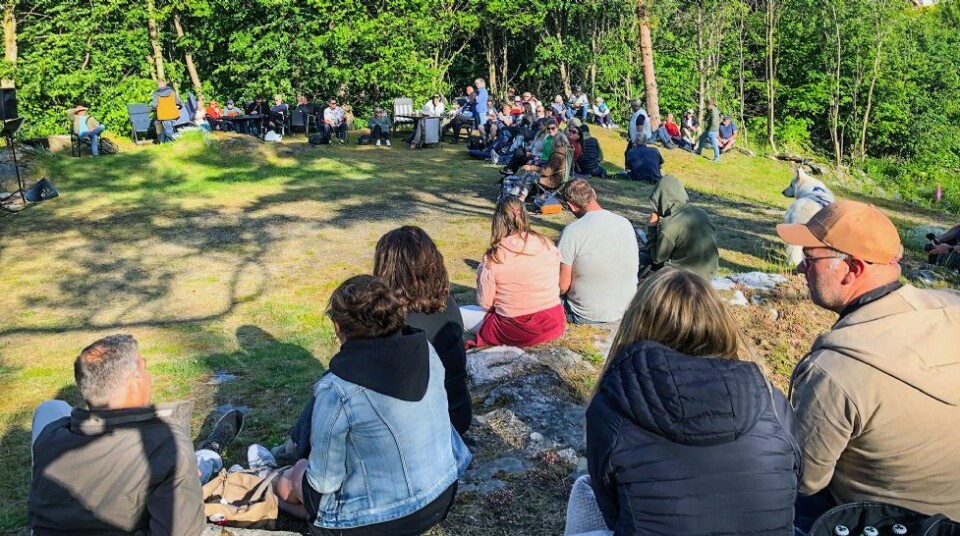 Jubelrop og trampeklapp for amatørene i «Pizzeria Band» i idylliske Grunnevågkilen