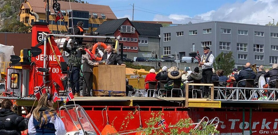Lang, lang rekke i Søgne-skjærgården: Se bilder fra båttoget
