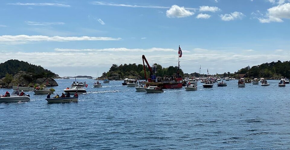 Lang, lang rekke i Søgne-skjærgården: Se bilder fra båttoget