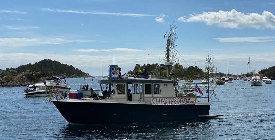 Lang, lang rekke i Søgne-skjærgården: Se bilder fra båttoget