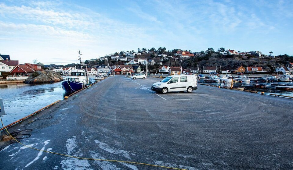 Foreslår to timers gratis parkering i Høllen