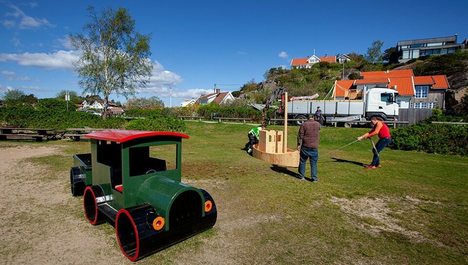 Nå er også båten på plass