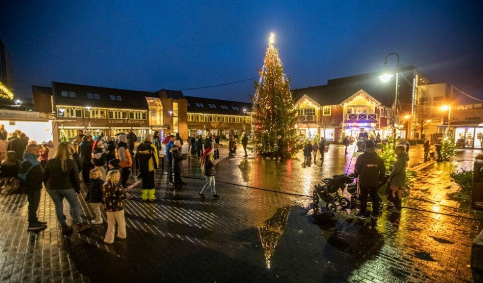 Fremskyndet julegrantenningen: - Vi beklager