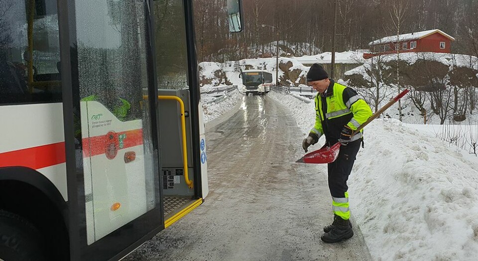 - Valgte å kjøre i fonna for ikke å treffe bussen