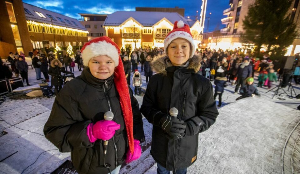 Julegrantenningen: - Veldig moro at så mange kom i denne kulda