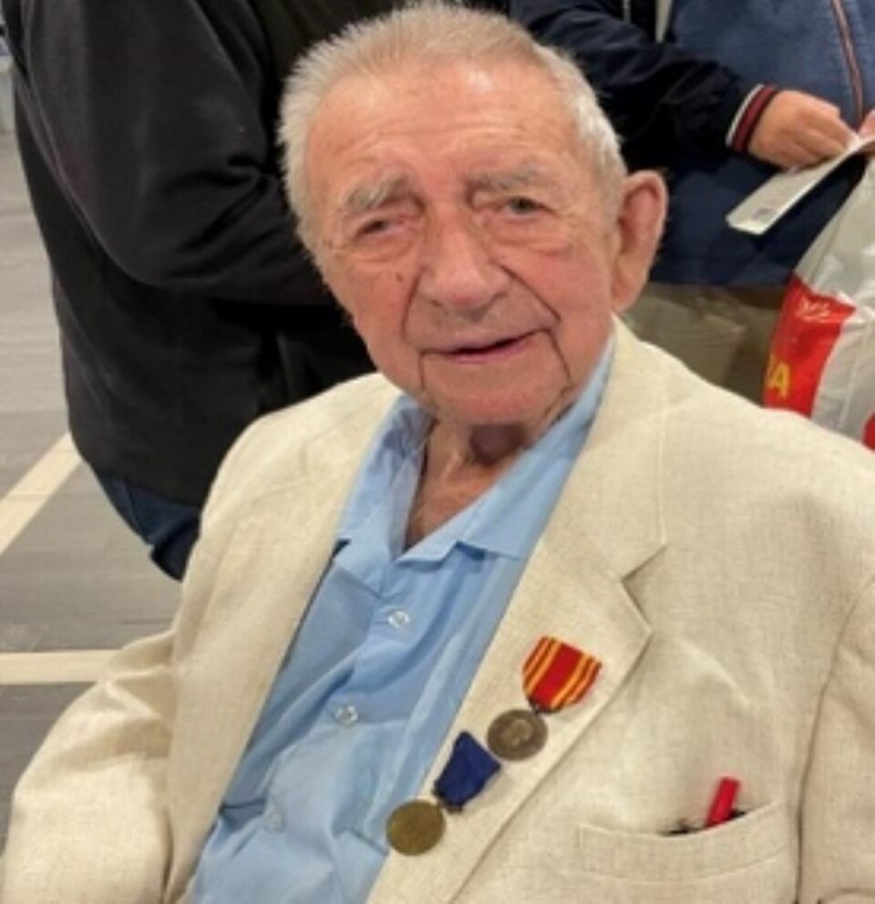 Slik ble Karl Aksel (99) mottatt på Kjevik