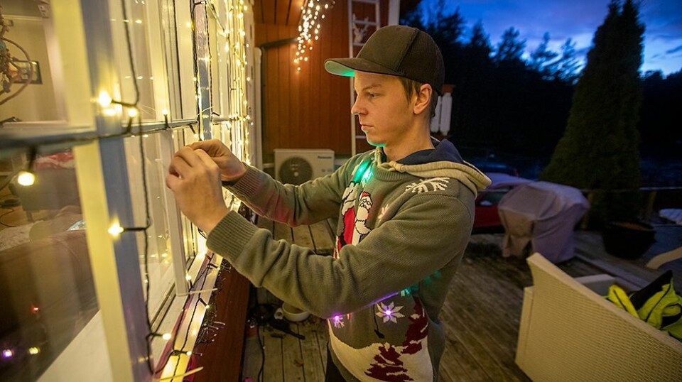 Over 300 ville se julelyskongen «fyre» opp foreldrenes eiendom
