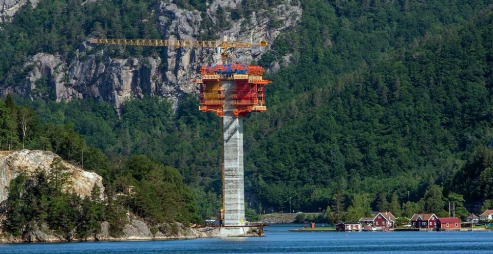 - Har startet frittfrem bygg i «fem etasjer» 50 meter over Trysfjorden
