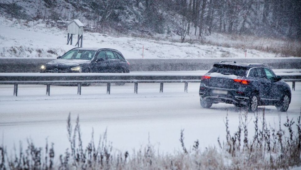 Snøværet har startet- legger seg på E39