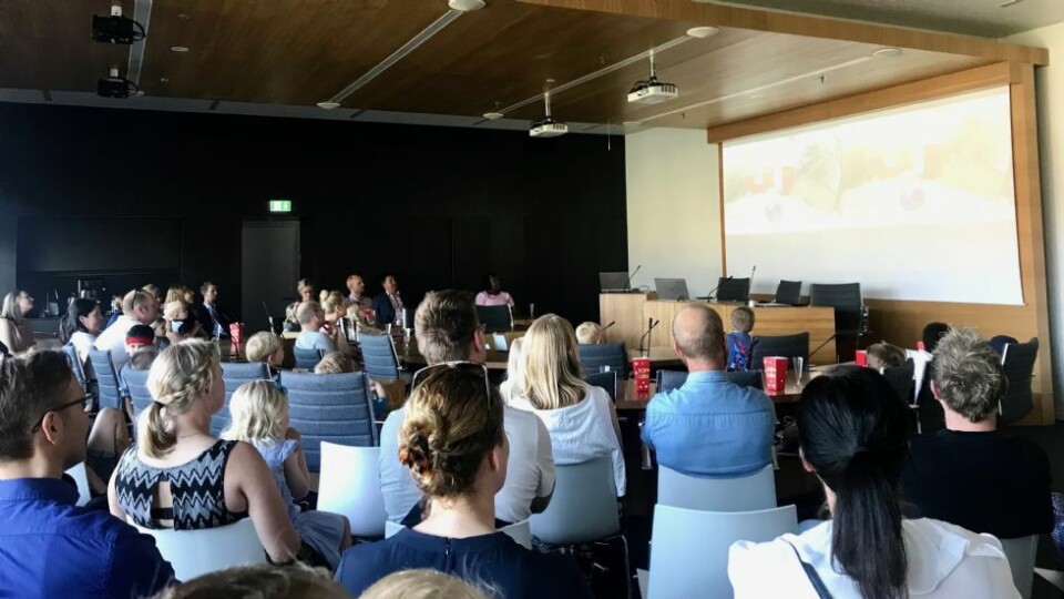 Rød løper og fullsatt sal på premierefest