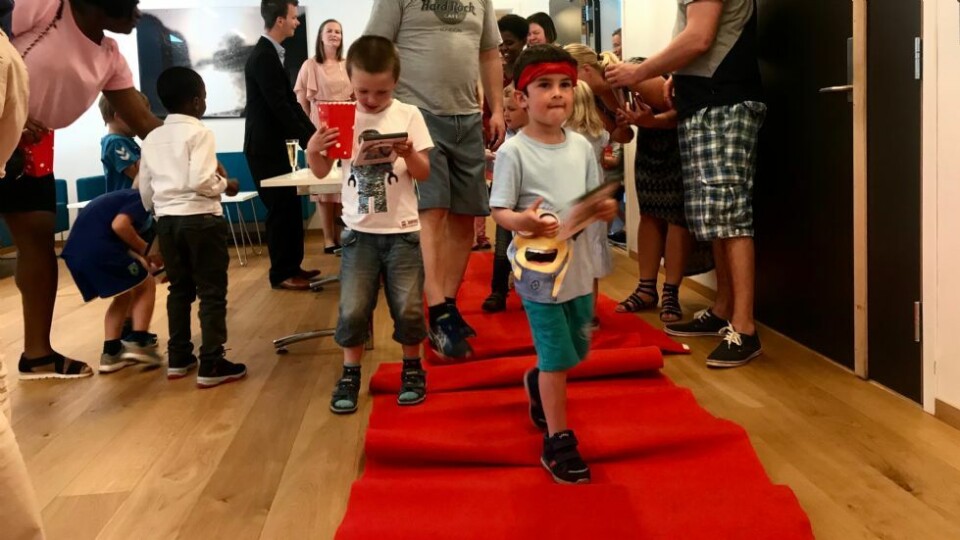 Rød løper og fullsatt sal på premierefest
