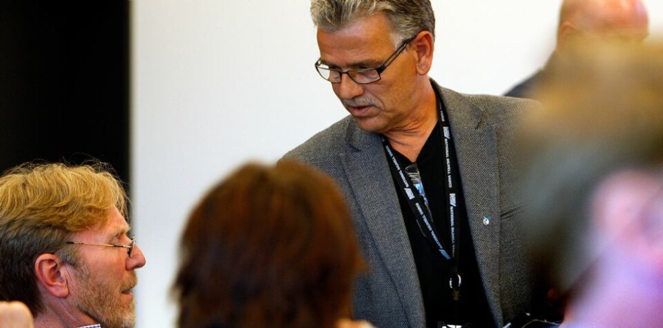 Talte Fylkesmannen midt imot