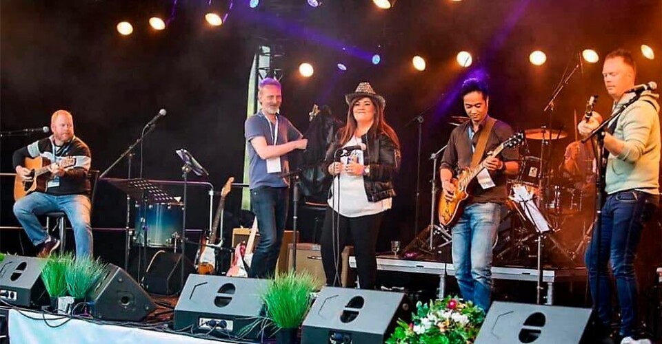 Inviterer til vårfest