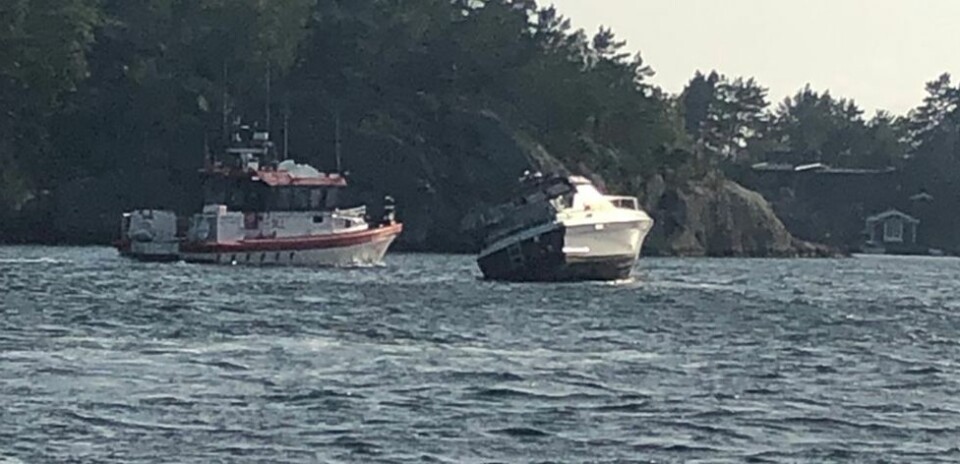Båt på skjær utenfor Trysnes