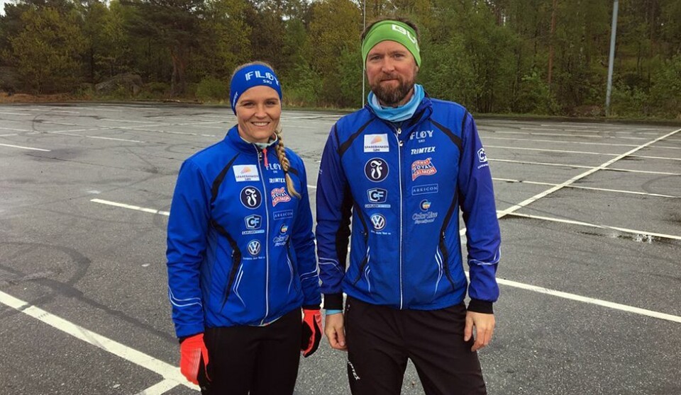 Bergitte Olsen og Arild Martin Tonstad ledet treningen på rulleski torsdag. (Foto: Arild Hansen).