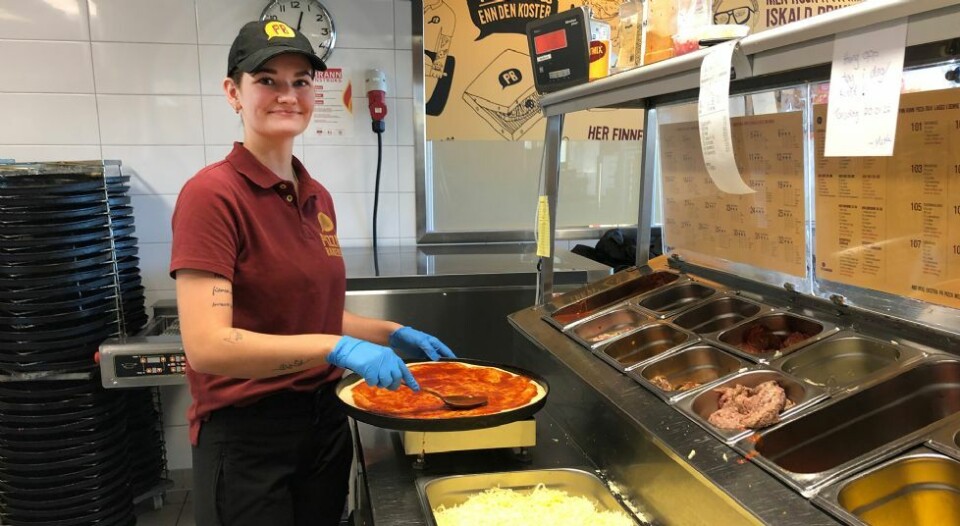 - Pizzaen må serveres varm