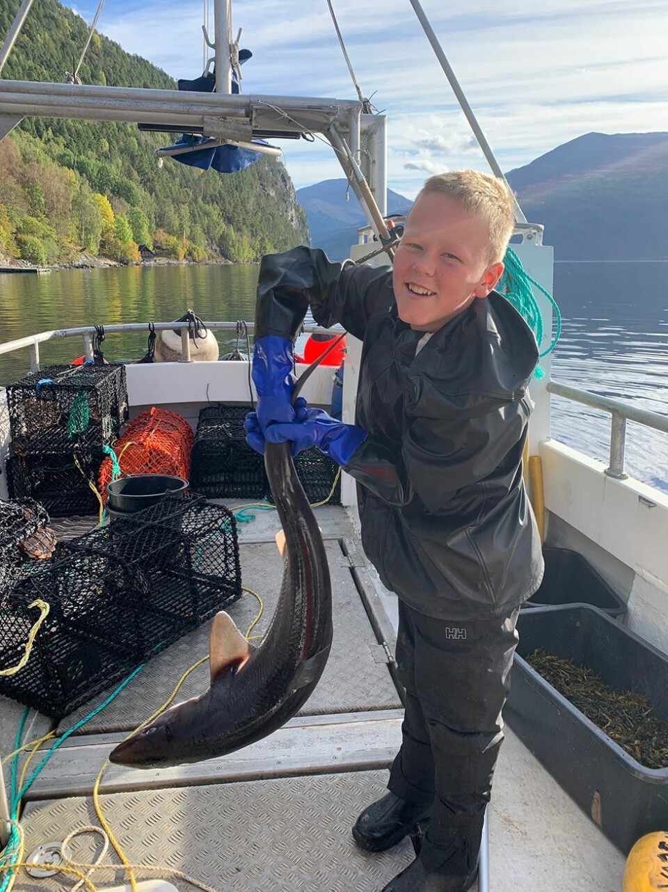 Flekkerøy-fisker tok med barnebarnet Elias (12) på hummerfiske til Nordfjord