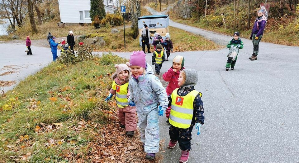 Fremtidens klimavoktere: 30 barn deltok under ryddeaksjon på Odderøya