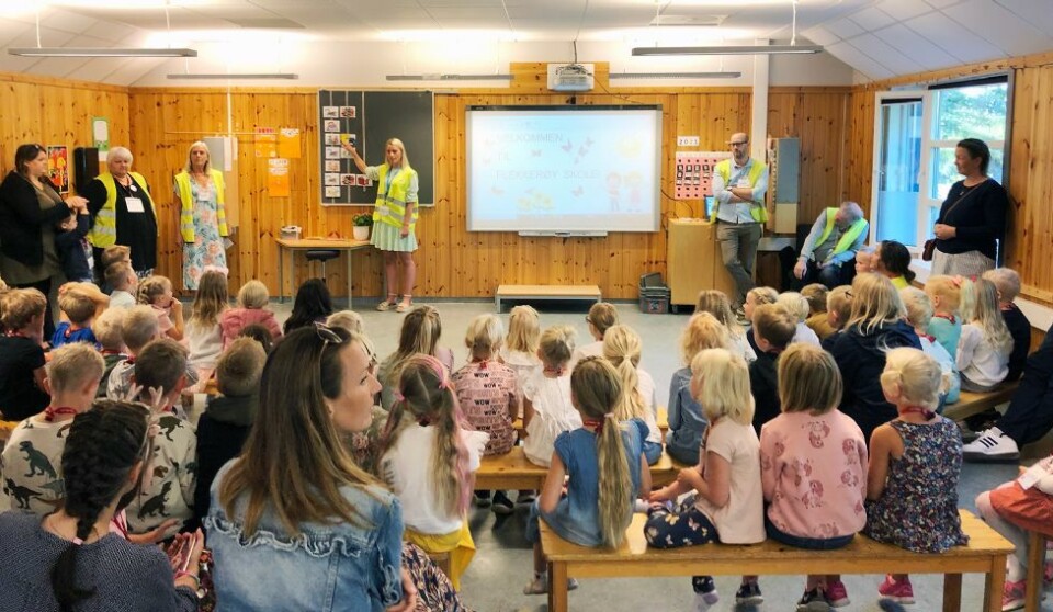 54 barn møtte til sin første skoledag på Flekkerøy