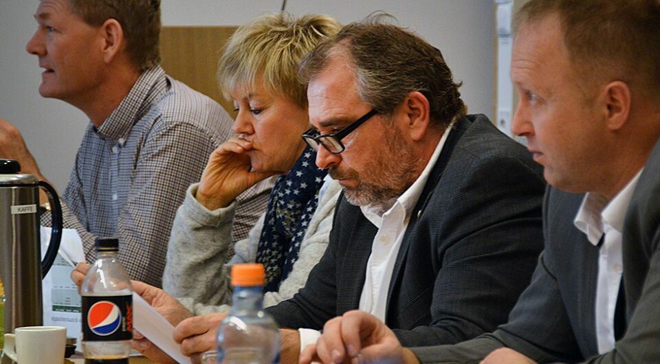 - Nå må dere hjelpe oss