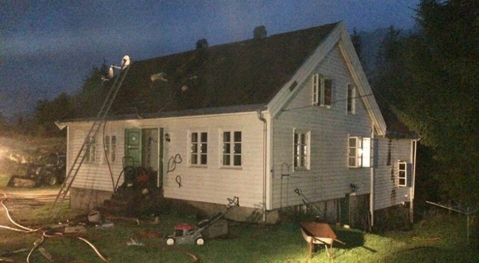 Enebolig totalskadd i brann