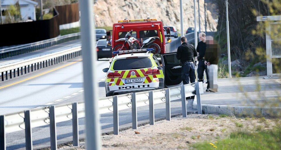 Politimann påkjørt av MC
