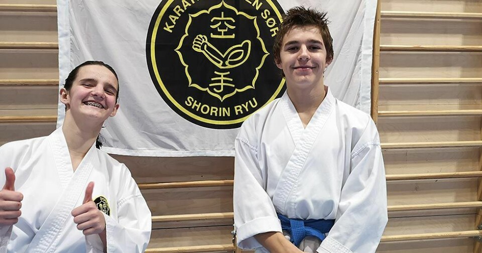 Blått for Rebecca (14) og Julian (15)