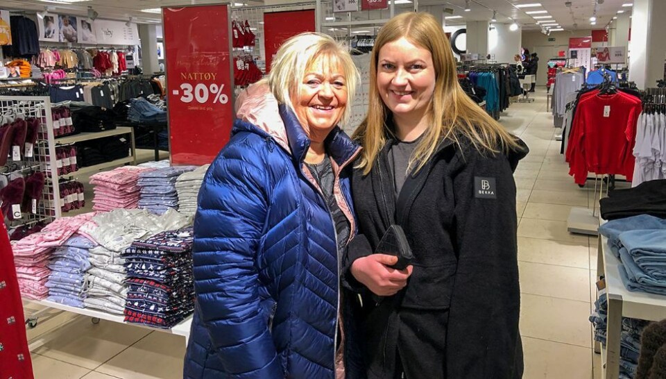 Kjøpelystne søndagskunder stod i kø