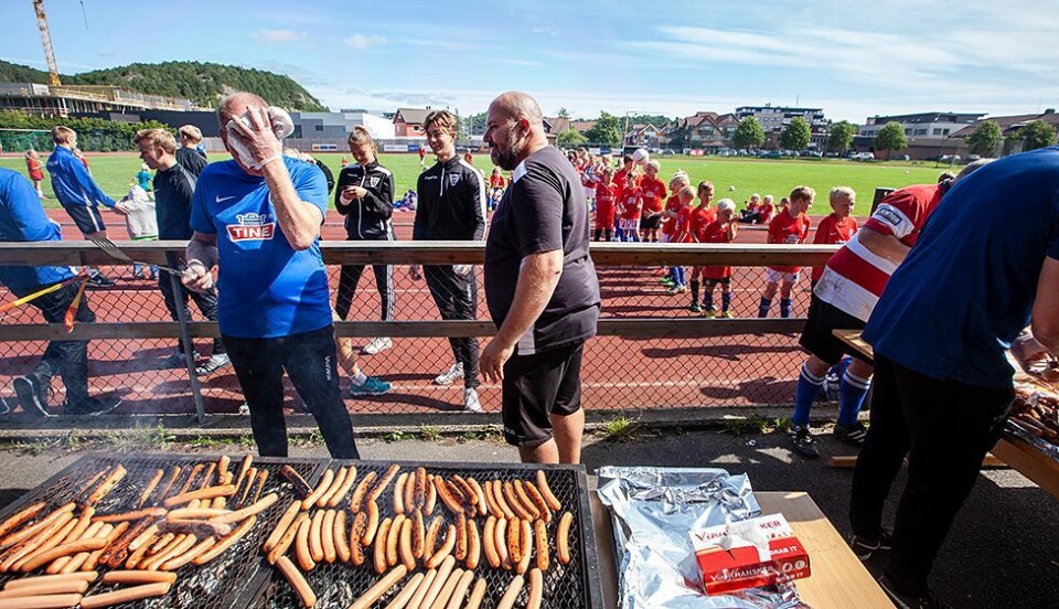 155 i pølsekø på Søgne stadion