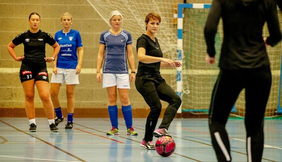 Rosi har aldri spilt fotball, før nå